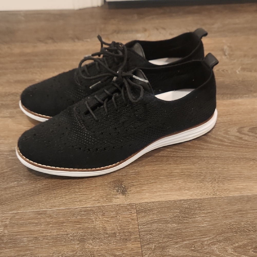 Cole Haan Black and White Women Size 9 Oxford Shoe